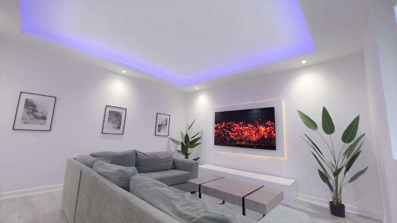 Stunning Luxury Apartment Near Motherwell Уишо Экстерьер фото
