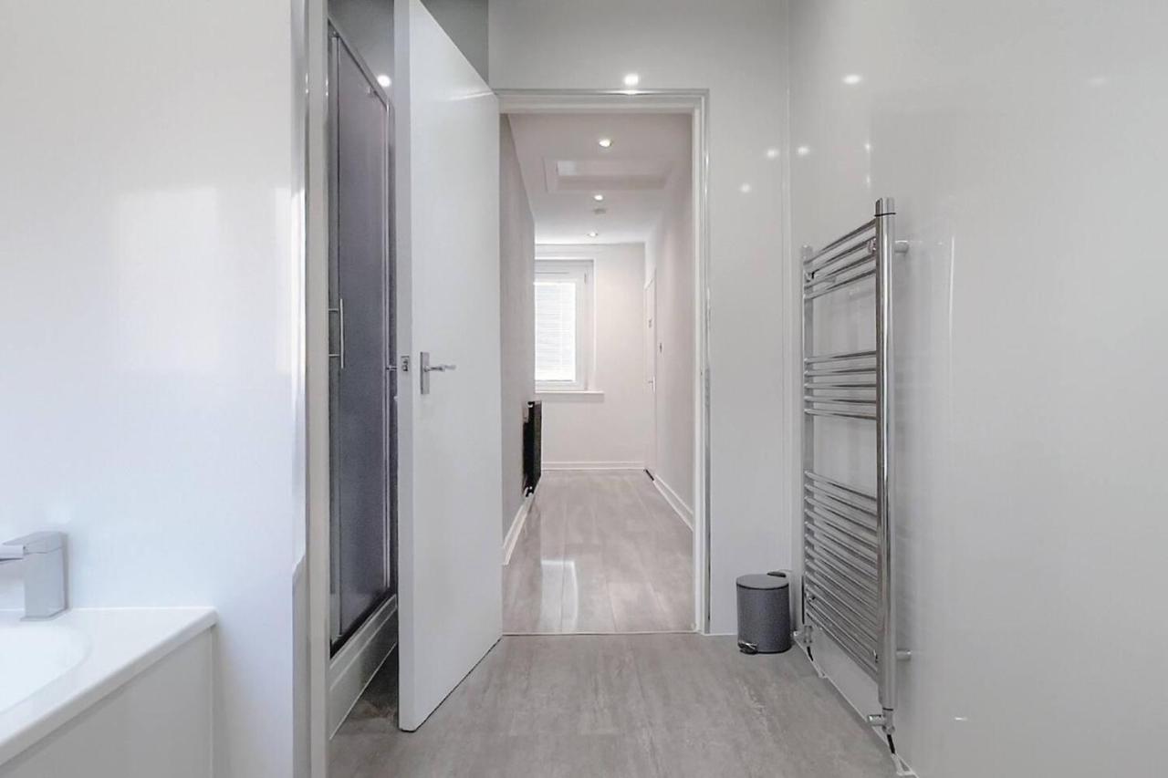 Stunning Luxury Apartment Near Motherwell Уишо Экстерьер фото