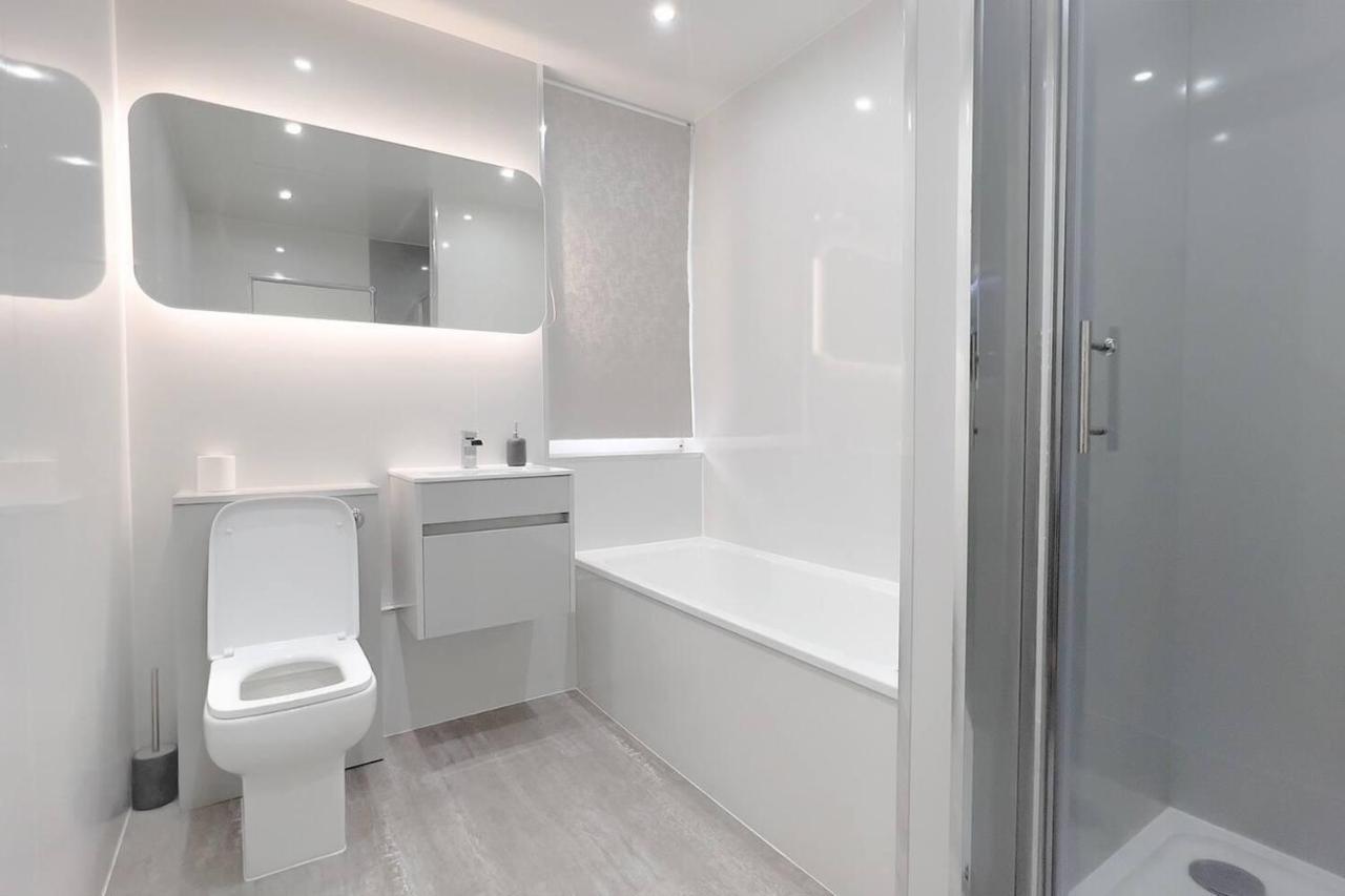 Stunning Luxury Apartment Near Motherwell Уишо Экстерьер фото